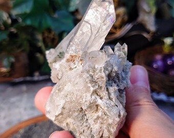 ブラジル、ミナスジェライス産、緑泥石含有透明クォーツクラスター