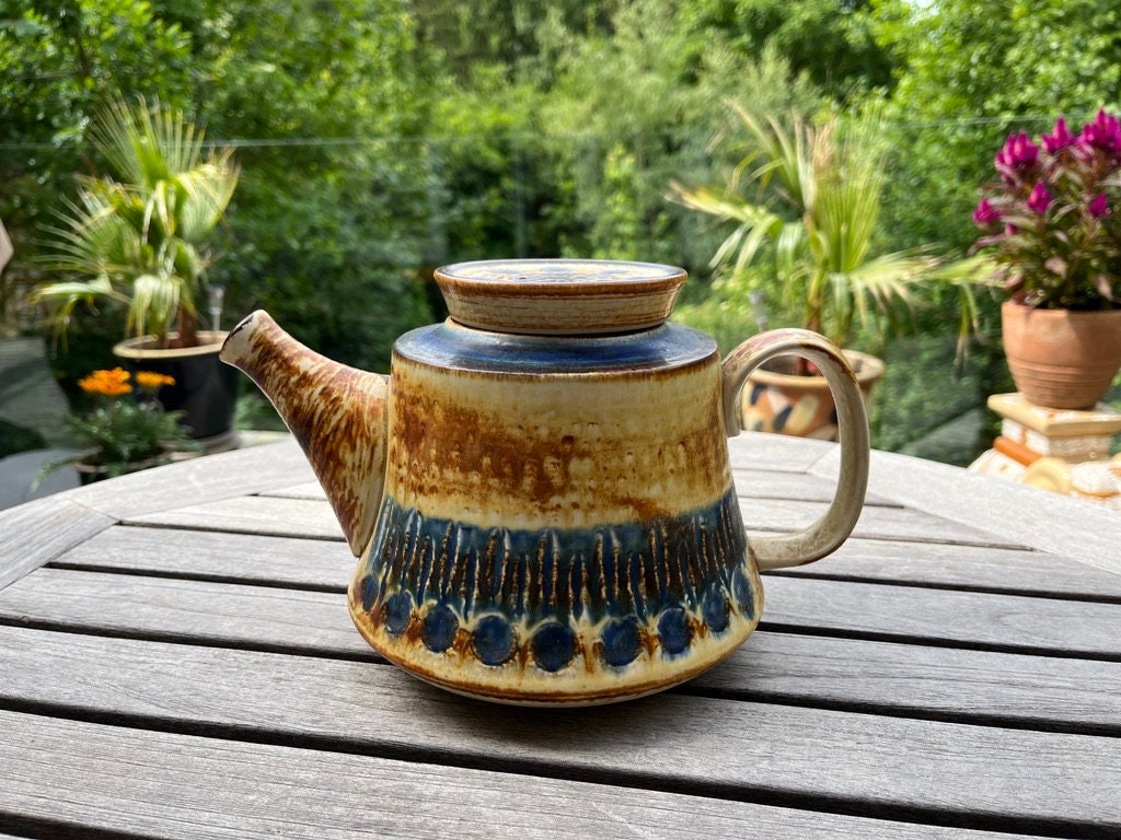 Teapot by ARNE FINNE for SØHOLM Pottery / Danish Ceramic / Mid Century
