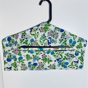 Hanger Cover &quot;Safe.&quot; Keeps your Valuables Hidden. Keeps Jewelry/Accessories w/ your Outfit for Travel, Vacation, Business Trip or even home.
