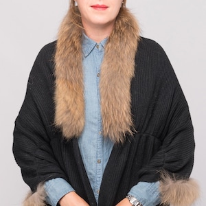 Knitted Black Shawl With Fur Trim