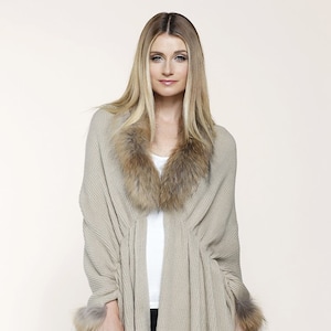 Brown Knitted Shawl With Fur Trim