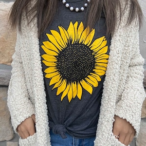 T gráfico de girassol | Bella + Tela | camiseta feminina | camiseta | Frete Grátis | Férias | Presente | Tendências | Tamanho Plus