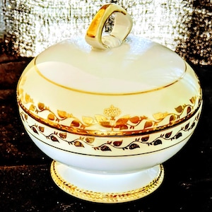 Last SALE! Vintage High QUALITY porcelain powder jar pot or trinket box with lid hand painted gilded accents VGUC