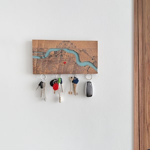 Schlüsselhalter für die Wand, personalisiertes neues Zuhause Geschenk, benutzerdefinierte Stadt / Ort Karte Wandkunst, Wohnung magnetischer Schlüsselaufhänger, Einweihungsparty Geschenk