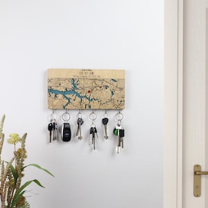 Schlüsselbrett mit Haken, Personalisierter Schlüsselhalter für die Wand, Benutzerdefinierte Stadt Karte, Geschenk zum 5