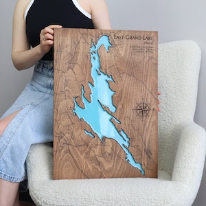 ANY LAKE Mappa da parete in resina epossidica, East Grand Lake Maine, mappa del lago personalizzata incisa al laser in legno, il miglior regalo per lui, mappa del lago, arredamento per case sul lago