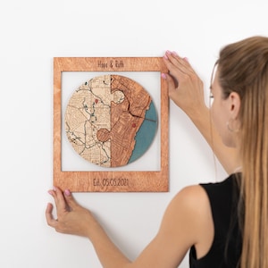 Zwei Orte Holz Puzzle Karte gerahmte Wandkunst, Paare Reise Karte, Geschenk zum 9. Jahrestag, personalisierte Hochzeitspuzzle Karte, Braut Geschenke