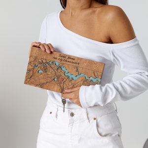 Magnetische Schlüsselhalter für die Wand, benutzerdefinierte Stadt Holz Karte Kunst, Schlüsselbrett, Einweihungsgeschenk für Paare, Wohnung Dekor, neues Zuhause Geschenk für Weihnachten
