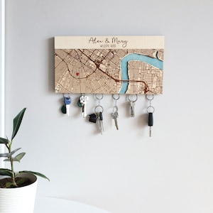 Einweihungsparty Geschenk für Paare, personalisierte Karte Lage Schlüsselhalter für die Wand, benutzerdefinierte magnetischer Schlüssel Organizer, Schlüsselhaken für die Wand, neues Zuhause Geschenk