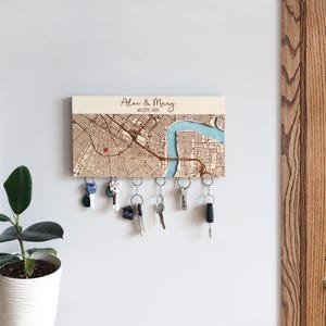 Personalisierter magnetischer Schlüsselhalter, benutzerdefinierte Stadt / Koordinaten Karte Schlüsselhalter, Einweihungsgeschenk für Paare, Eingangsbereich Dekor, neue Wohnung Geschenk