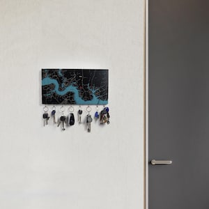 Entryway Key Rack with Hooks, Custom Map Key Holder for Modern Home Decor