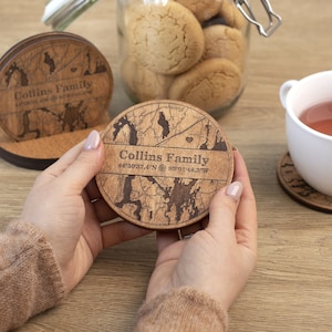 Benutzerdefinierte Koordinaten Holz Untersetzer, Einweihungsgeschenk für Paare, personalisierte Untersetzer Set, Landkarte Weihnachten Untersetzer