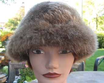 D67 unisex men women beanie light brown beaver fur hat fits size 23" inches by 5" inches deep new