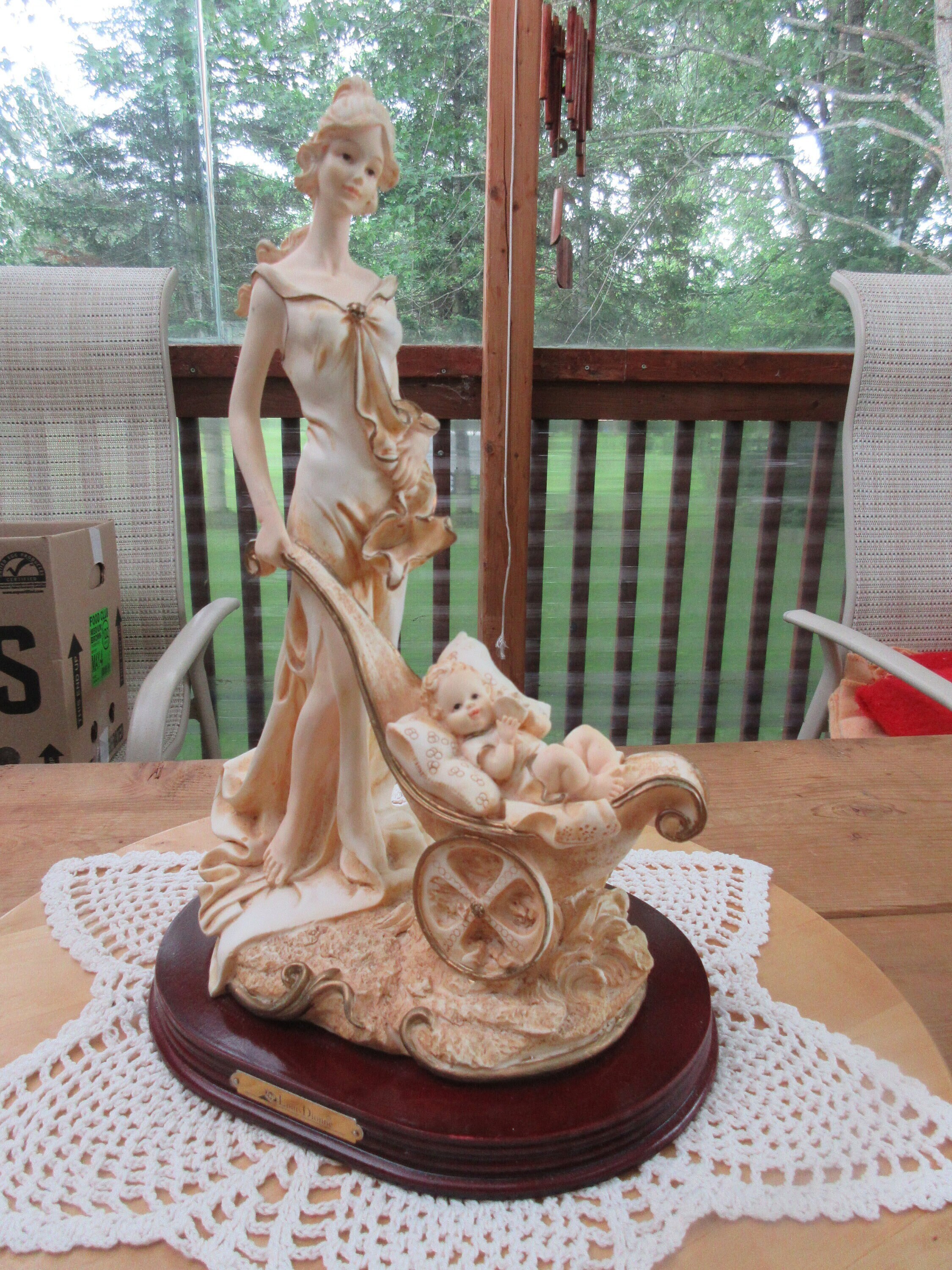 B66 vintage figurine Louis Dionne resine mother and child 13.25" inches tall