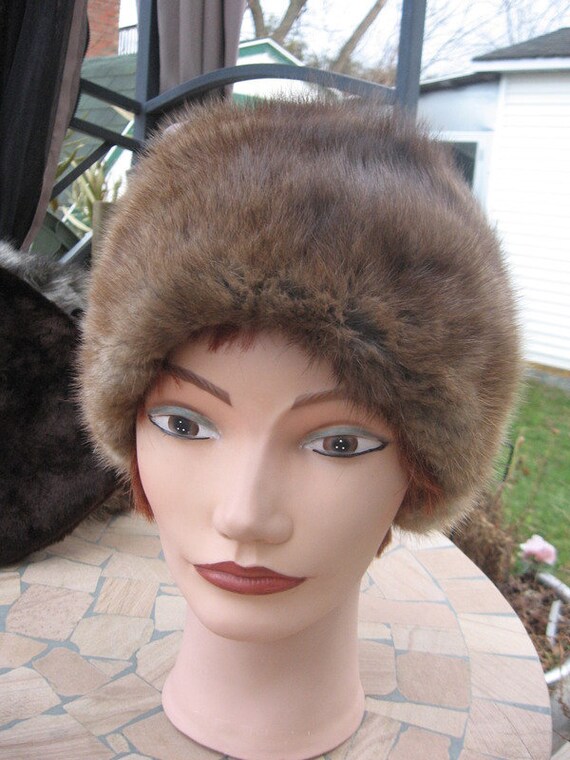 A39 unisex men women beanie real muskrat fur hat … - image 1