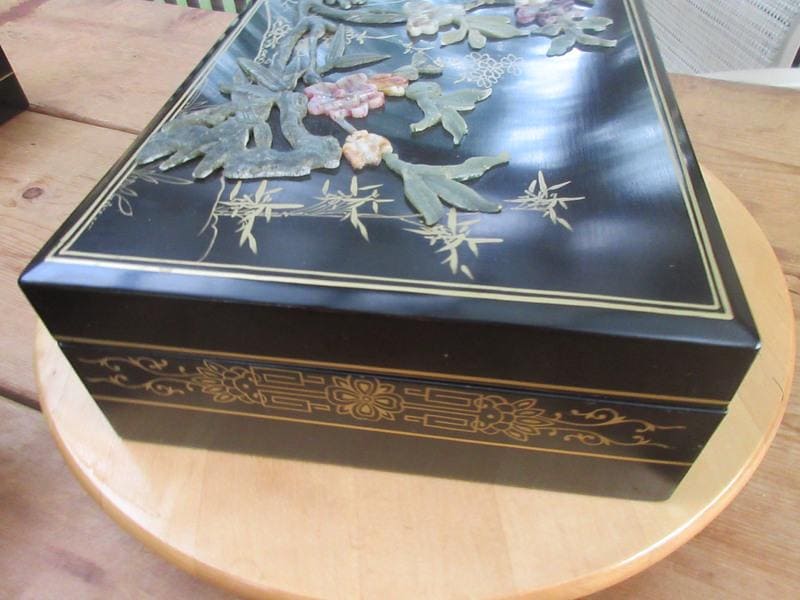B2 Vintage Asian Chinese Jewelry Box With Carved Flower
