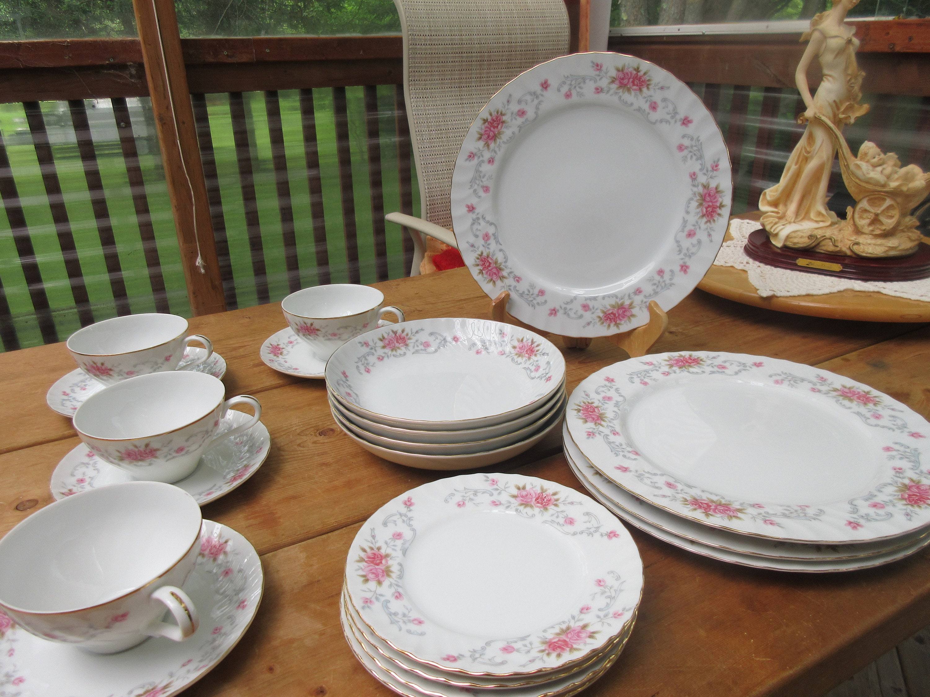 B33 Porcelain Dishes 20 Pieces Astro Fine China Japon Anne Roses