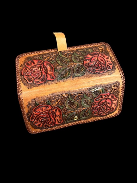 Vintage 1970’s Leather Tooled Roses Wallet Checkbo