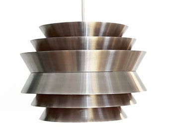 Lampa wisząca „Trava” ze szczotkowanego aluminium autorstwa Carla Thore'a dla Granhaga Metallindustri. Szwecja, lata 60.