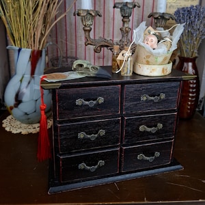 Doll furniture Vintage style dresser for Blythe Pullip and other dolls 1 6 scale Miniatures