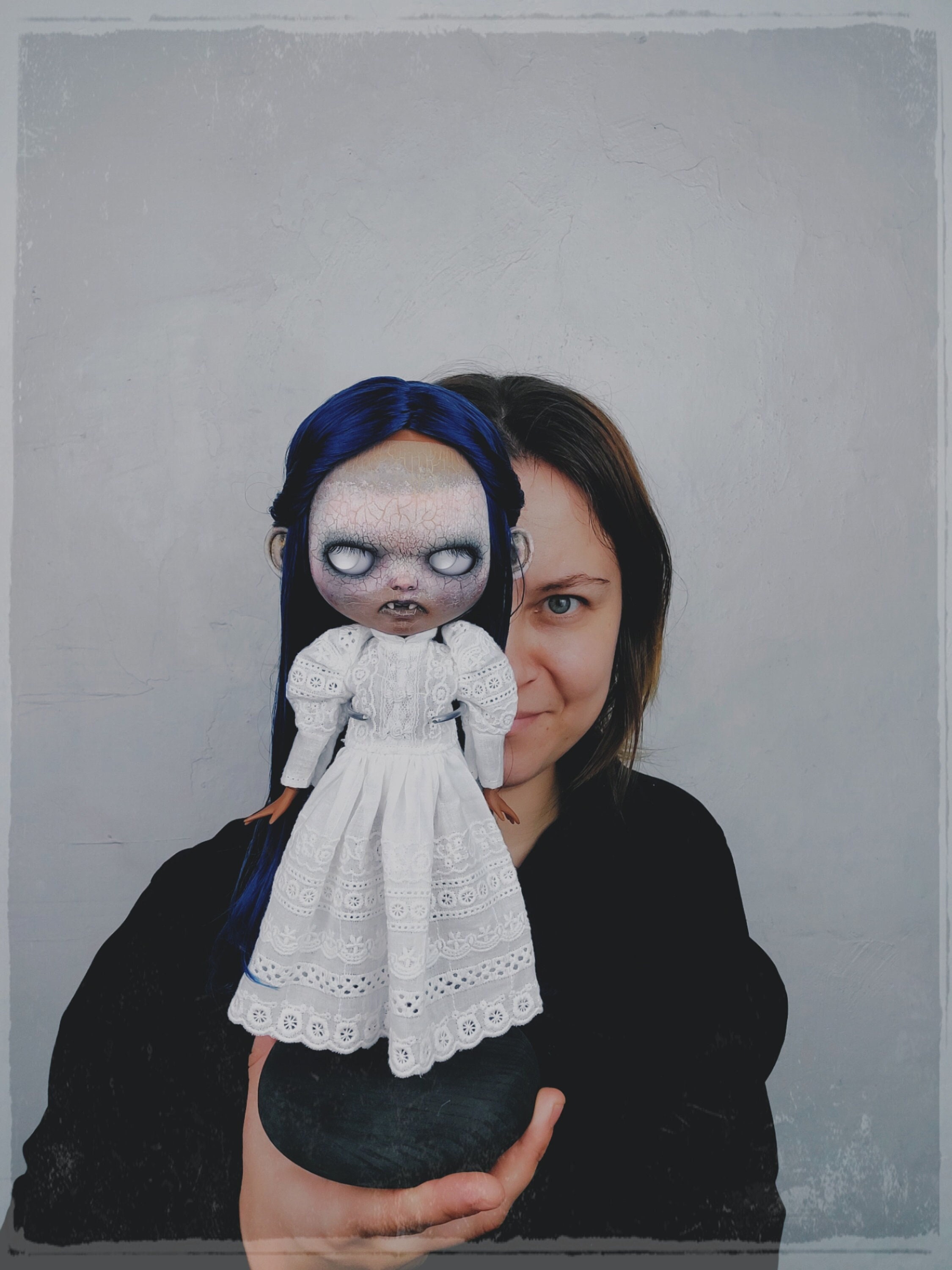 Creepy sales blythe doll