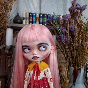 Blythe custom OOAK open mouth with teeth sculpting modeling face new ears pink hair detailed makeup Art doll by Alinari