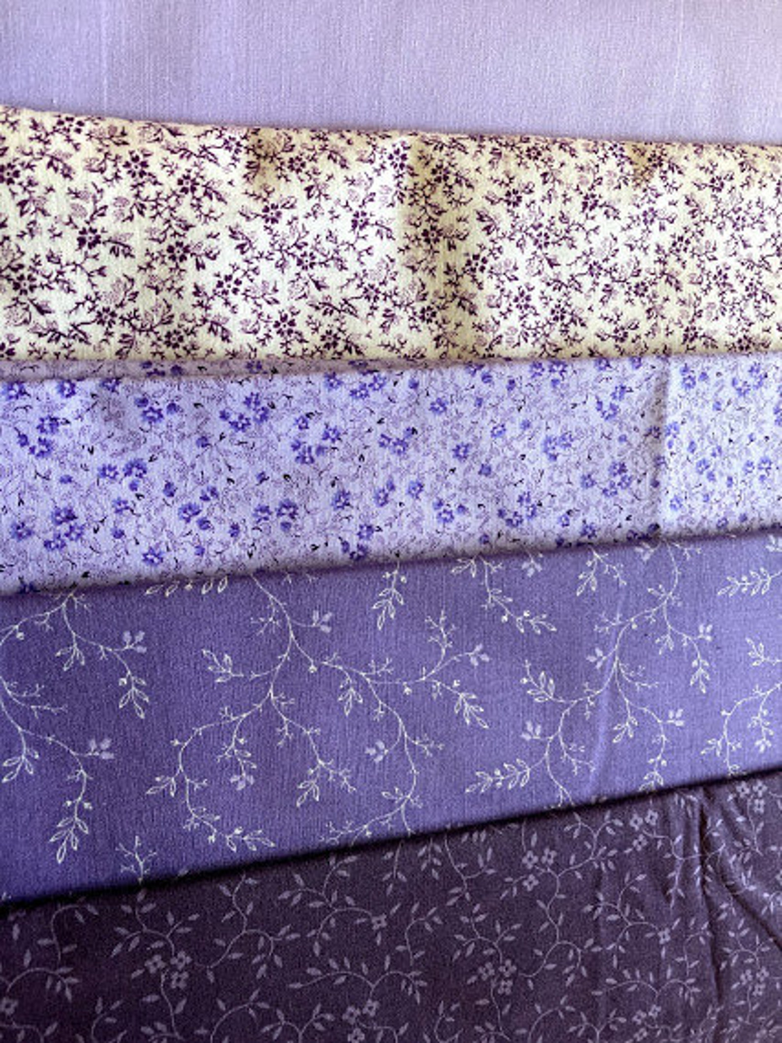Beautiful Lavender 65/35 Cotton Polyester Fabric. 4.17 Yards. Etsy UK
