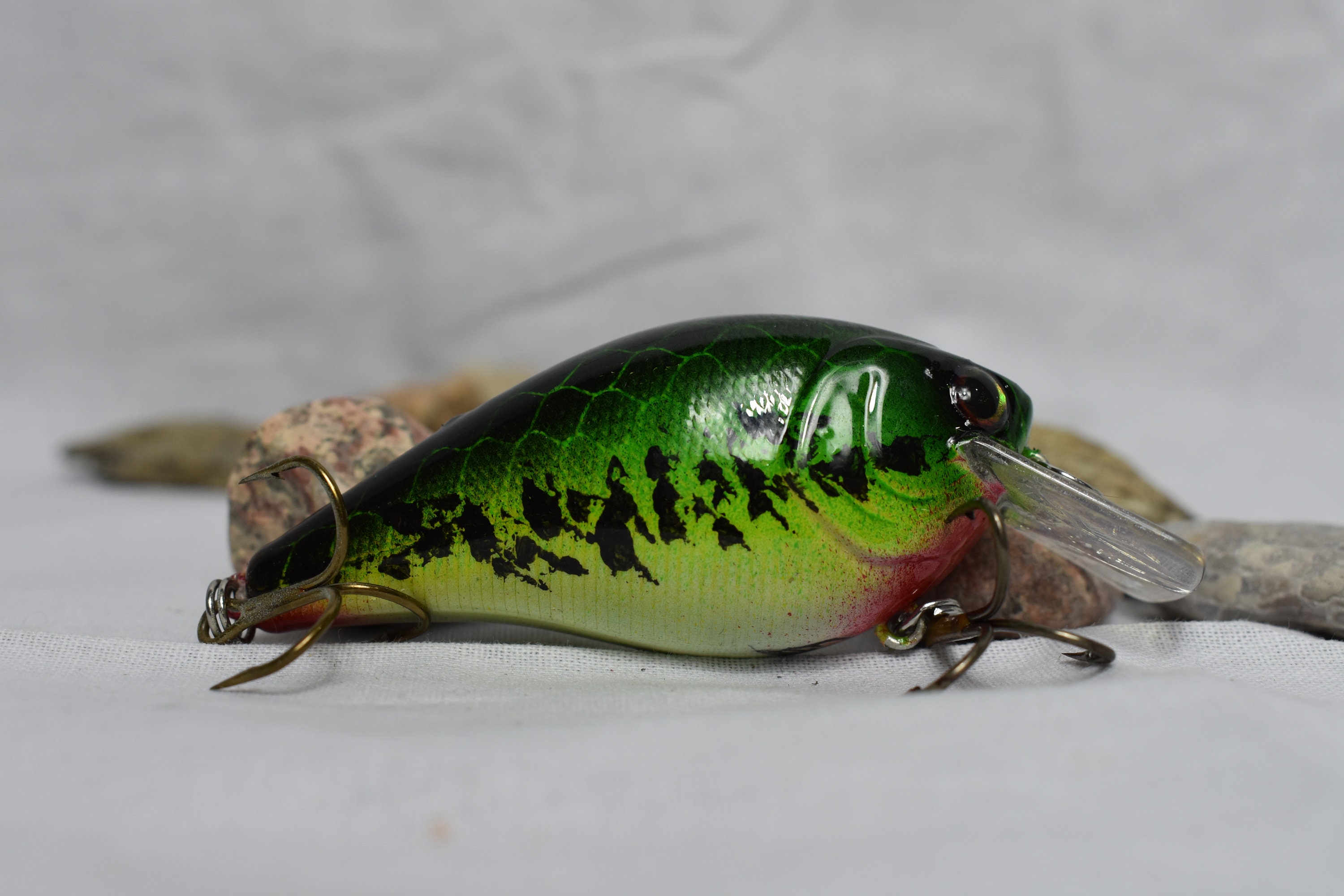 Cheap acrylic lure paint - Tacklemaking - Bass Fishing Forums