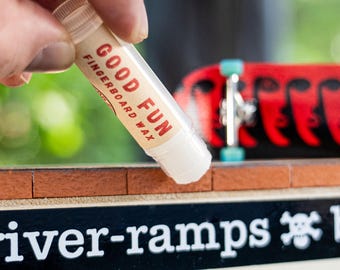 Tubos de cera para fingerboard de GOOD FUN - Paquete de 2 o más - Envío incluido / Regalos para fingerboard