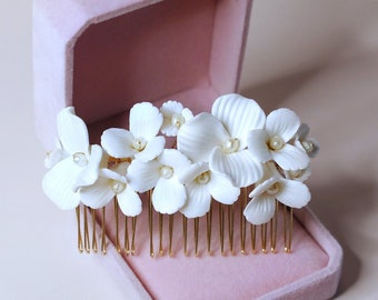 Floral And Pearl Bridal Headpiece Wedding Veil Comb Hair Accessories