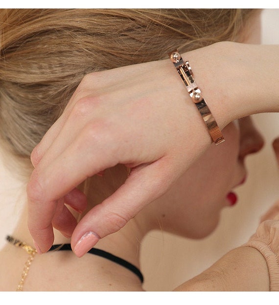 CARTIER LOVE BRACELET SMALL ROSE GOLD – Caroline's Fashion Luxuries