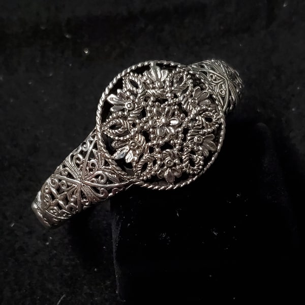 Sarda Sterling silver floral Filigree cuff bracelet Bracelet (Gb9)