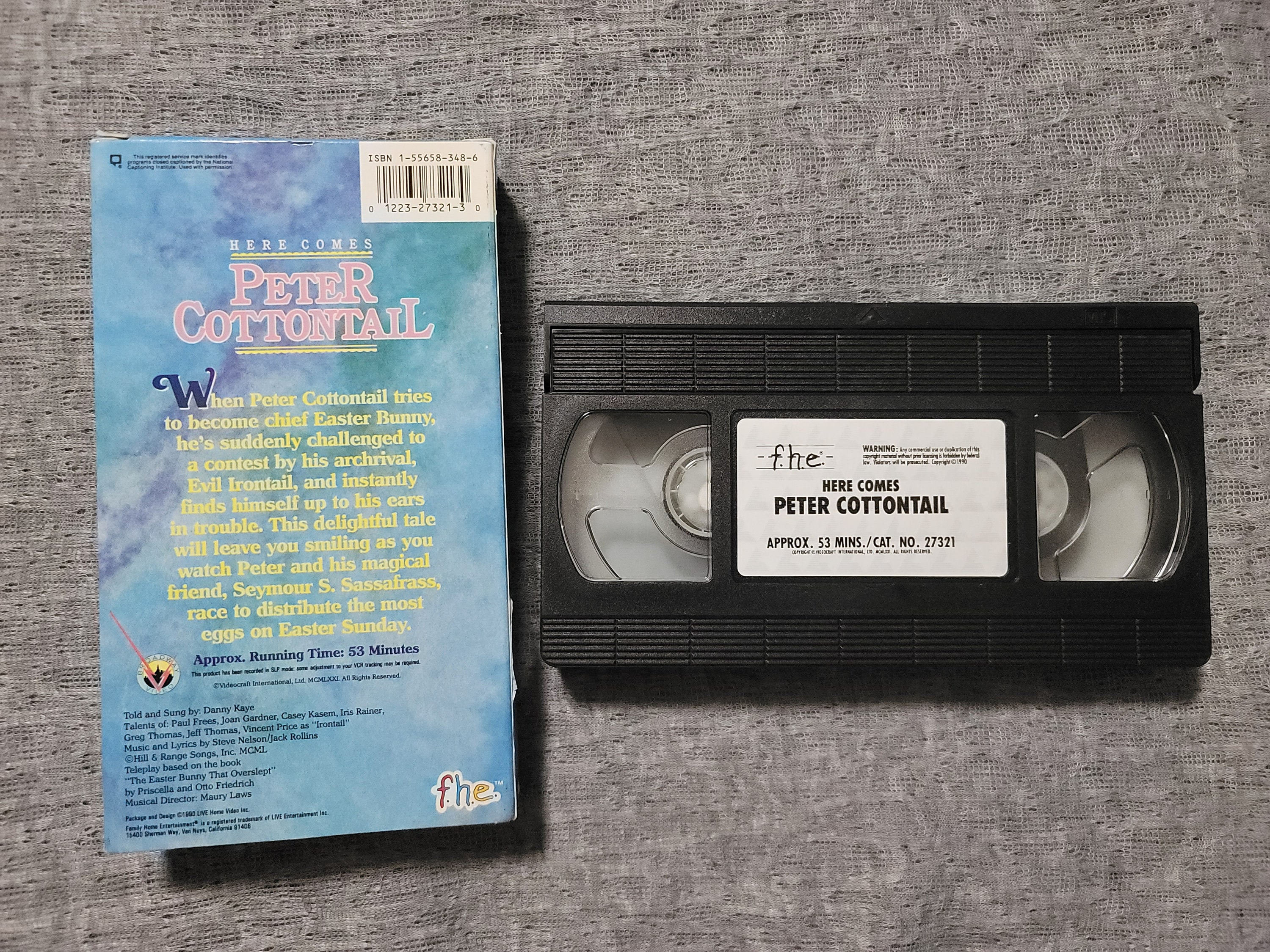 Family Home Entertainment Presents Here Comes Peter Cottontail