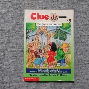 Clue Jr Book #5 - The Case of the Zoo Clue - Parker C. Hinter
