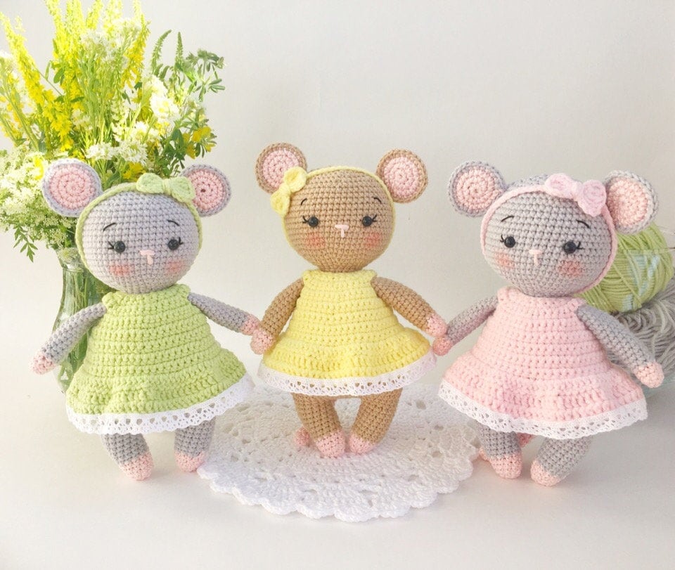 tiny crochet doll pattern