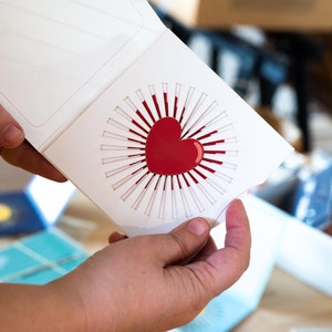 Carte de voeux pop-up XO image 2