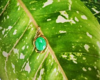 Light Green Jade Twirl Shape Gold Pendant/Charm