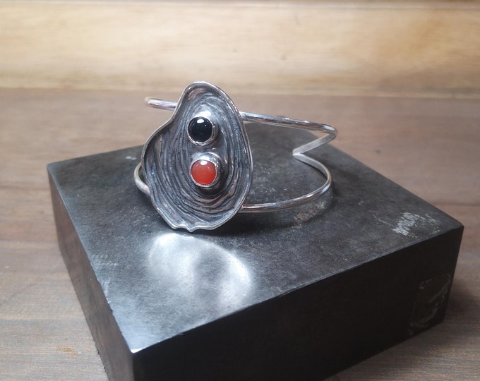 Oyster Inspired Black and Red Carnelian Agate Adjustable Silver Bangle/Cuff