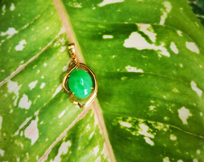Light Green Jade Leaf Shape Gold Pendant/Charm