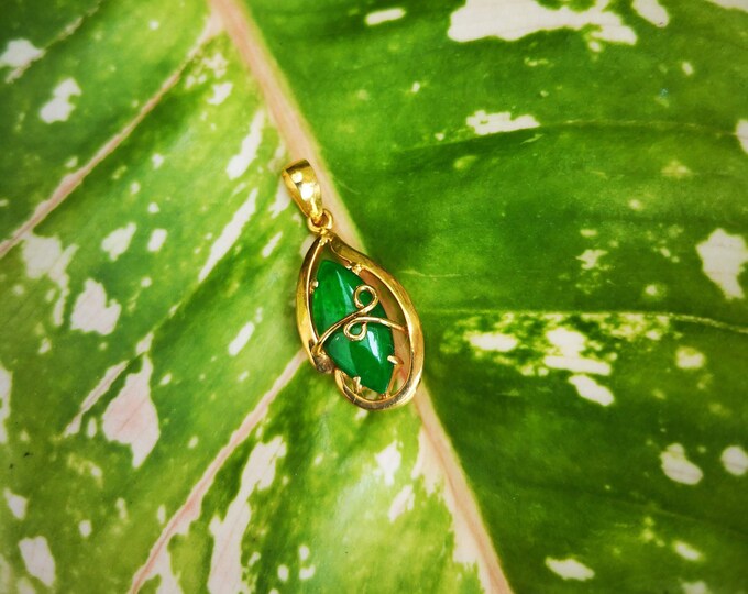 Light Green Marquise Shape Jade with Leaf inspired Gold Pendant/Charm