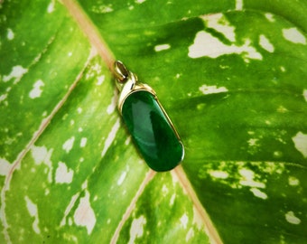 Dark Green Jade Classic Oblong Shape Gold Pendant/Charm