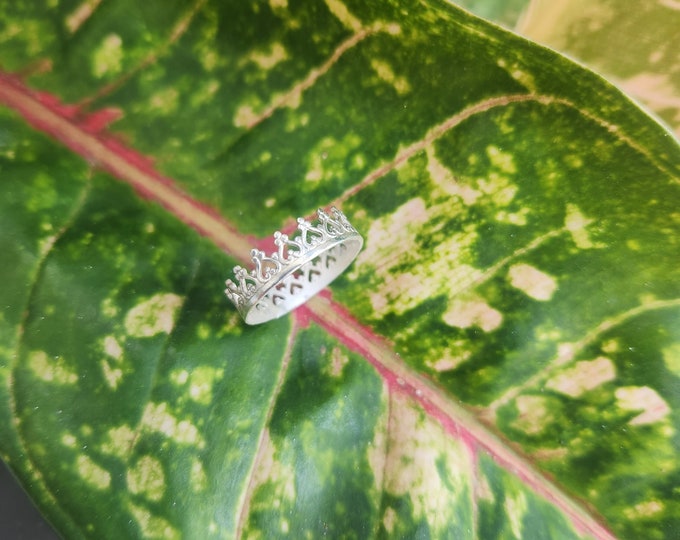 Handmade Heart Shape Crown Silver Ring