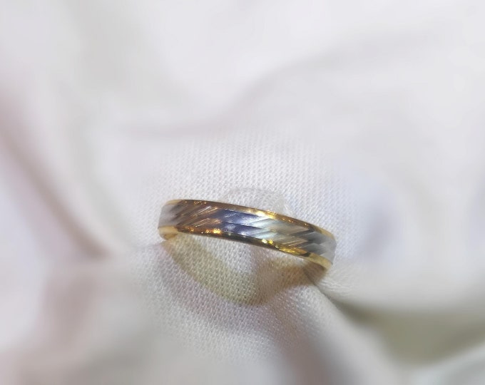 Double waves Inspired Platinum and Yellow Gold band