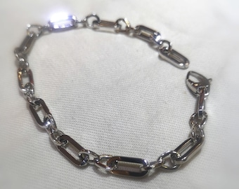 Paperclip Inspired White Gold Bracelet