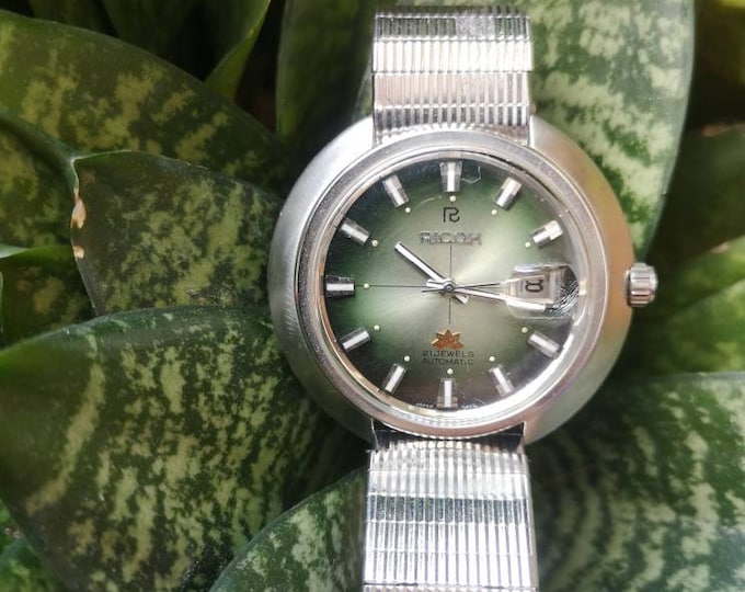 Vintage Ricoh Sakura Green Face Watch