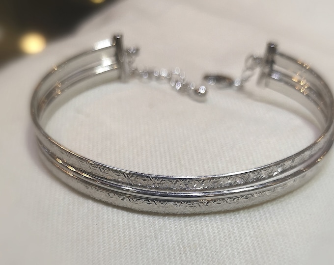 Intricate Motive Layered White Gold Slip on Bangle