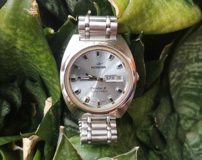 Vintage Mondia Crystal II Super Deluxe Watch