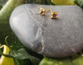Blue Sapphire Gold Earstud