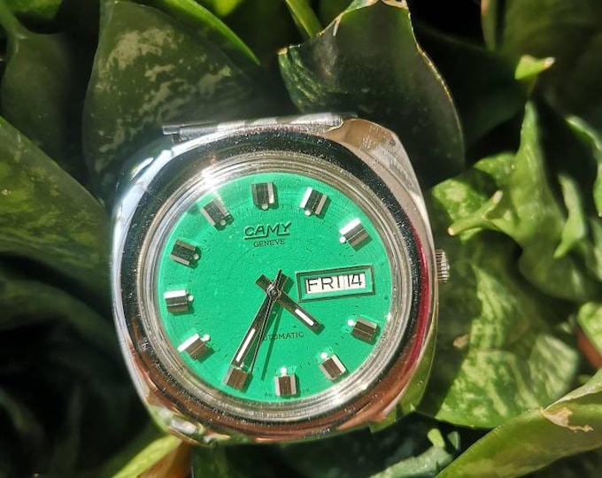 Camy Green Face Watch