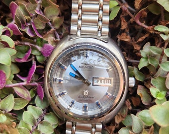 Vintage Mondia Watch